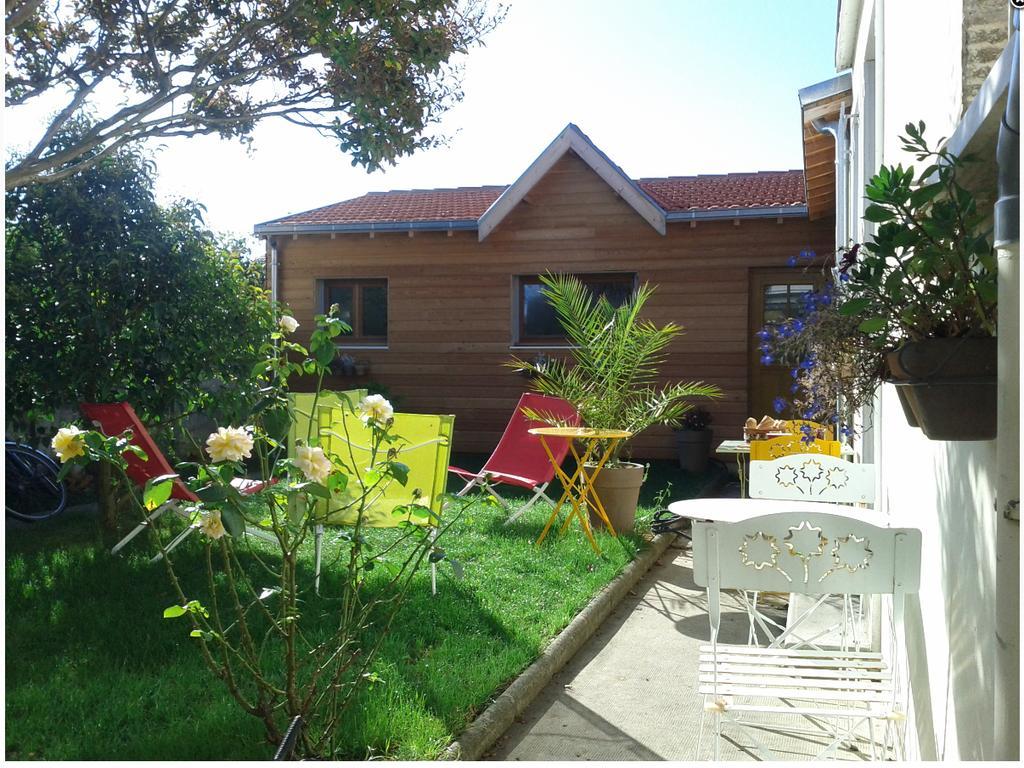 L'Escale Marine - Couette Et Cafe Bed & Breakfast ลาโรแชล ภายนอก รูปภาพ