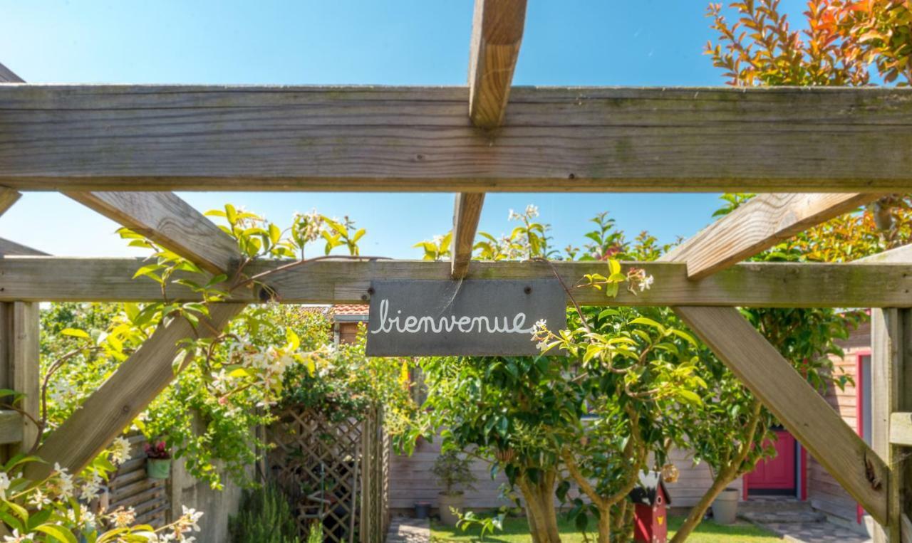 L'Escale Marine - Couette Et Cafe Bed & Breakfast ลาโรแชล ภายนอก รูปภาพ